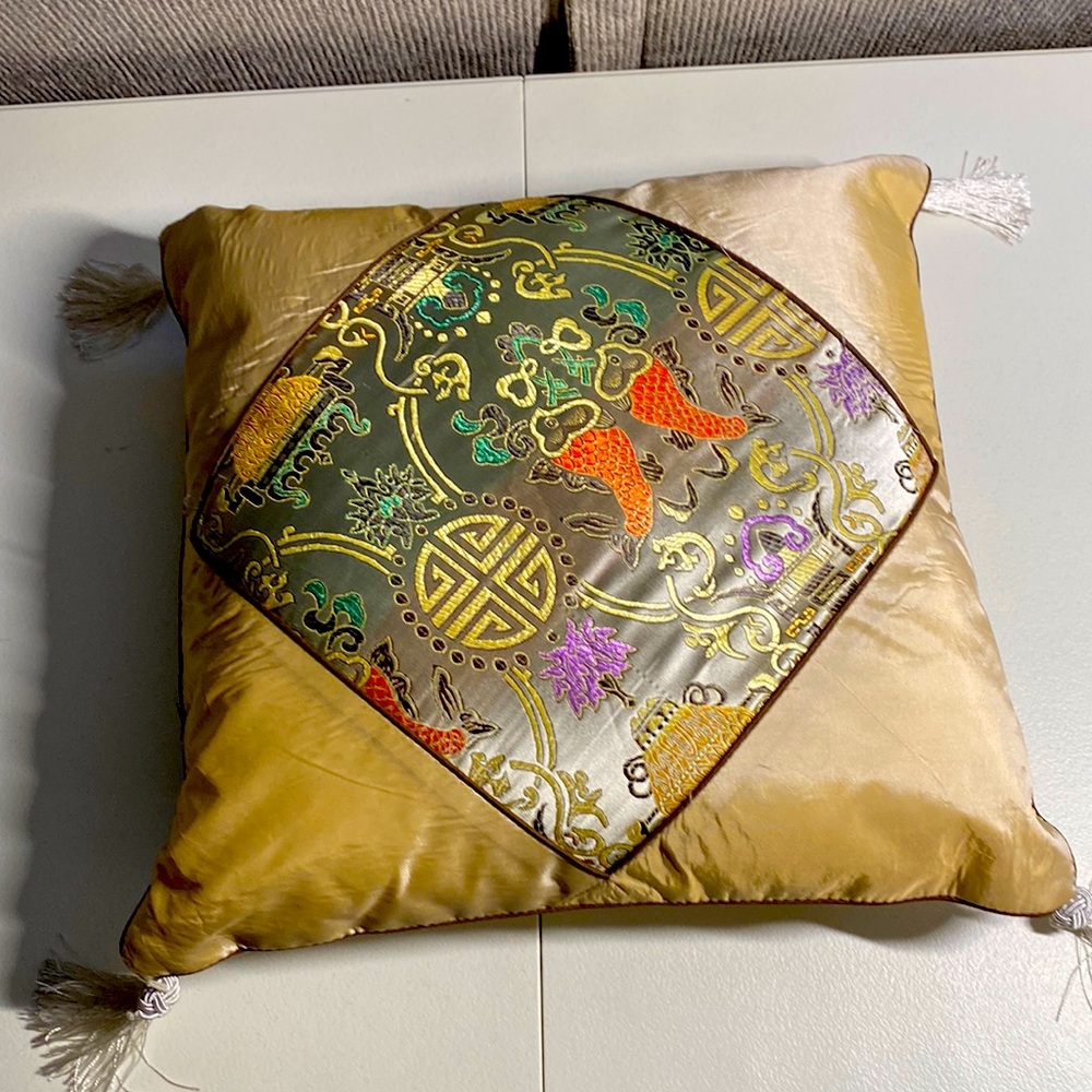 Oriental Throw Pillow with tassels